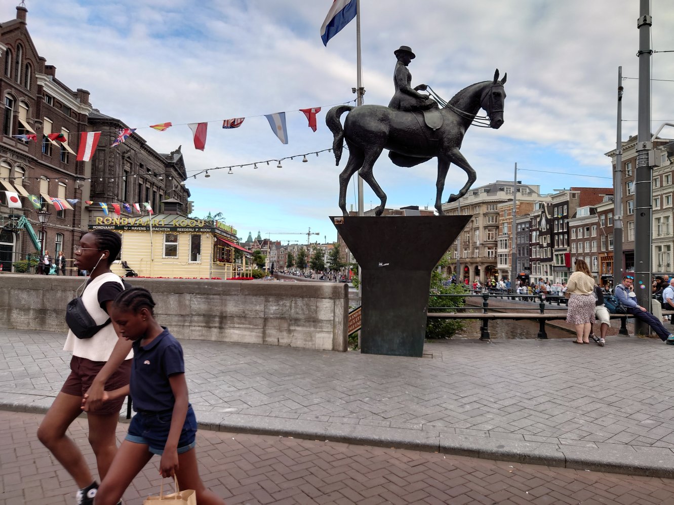 Equestrian statue of Queen Wilhelmina. Impressions. Amsterdam 2022