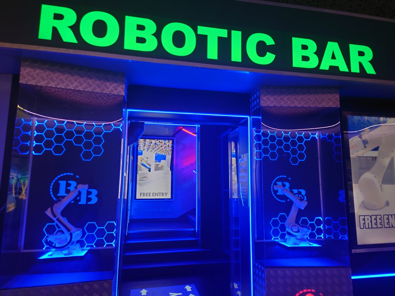 Robotic Bar. Prague 2022.